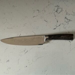 Yatoshi professional 8” chefs knife Damascus pattern high carbon stainless steel